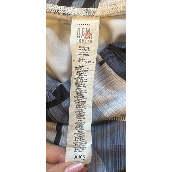 Fabletics Black and Gray Patterned Leggings - Picture 3 of 8